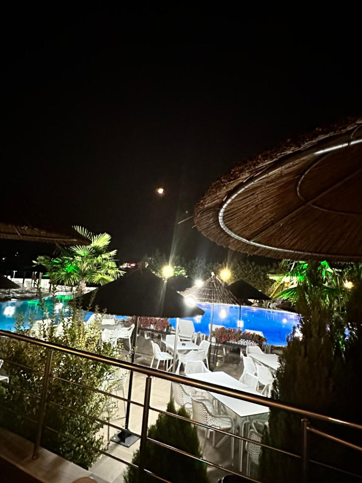 Hotel Aqua Kŭrdzhali Exterior foto